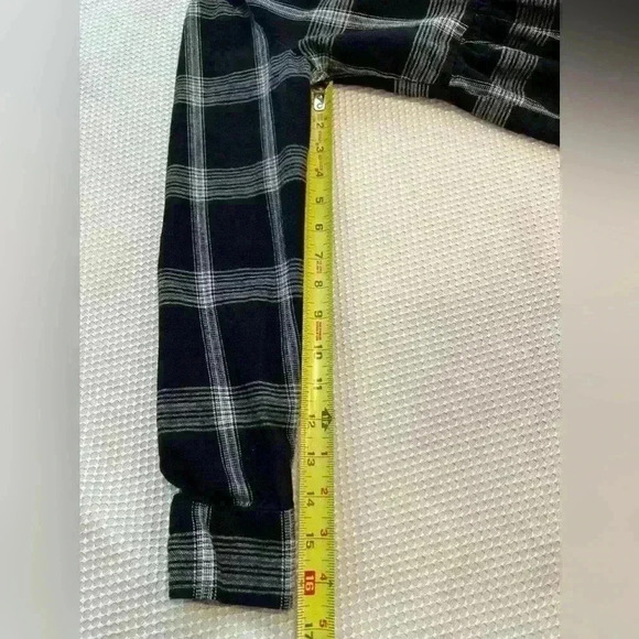 Love notes Womens Small Black Plaid Long Sleeve Top with Peplum ruffle Bottom - Picture 8 of 10